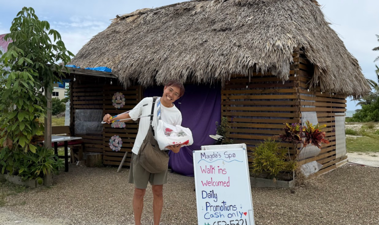 ベリーズのサンペドロシティをゴミ拾い♪